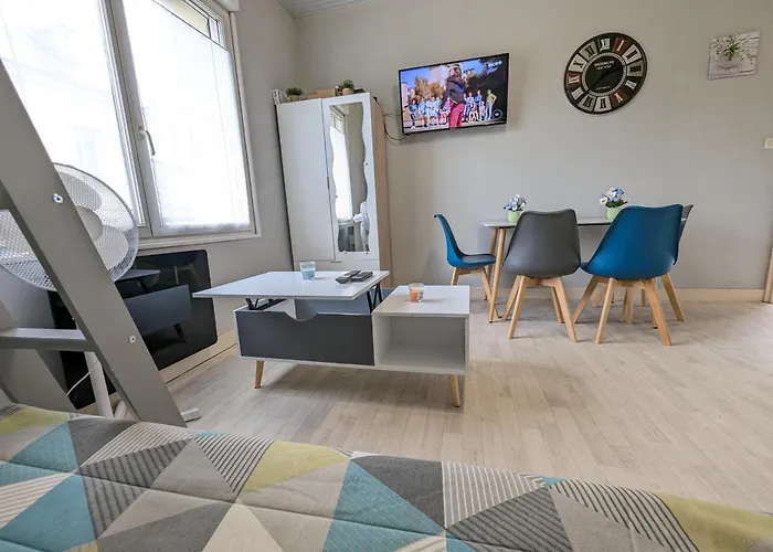 Grands Maillochon Acces Gare De Et Centre A Pieds Poitiers