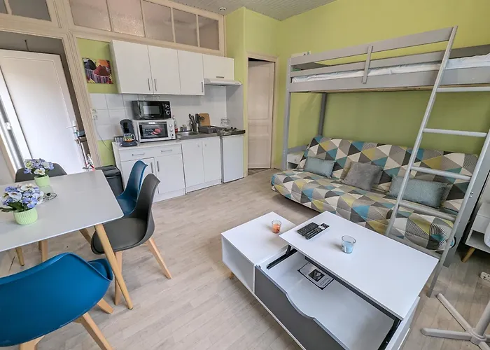 Grands Maillochon Acces Gare De Et Centre A Pieds