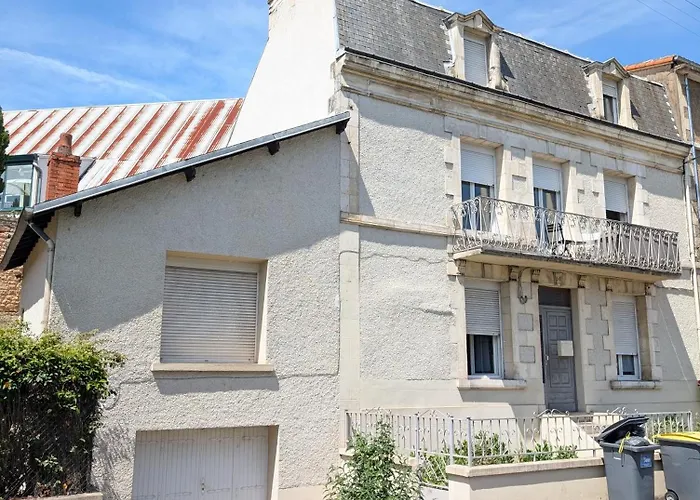 Grands Maillochon Acces Gare De Et Centre A Pieds Poitiers