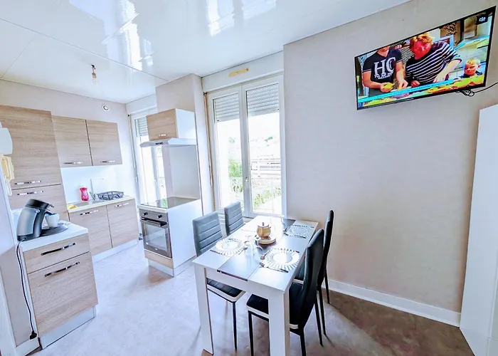 Grands Maillochon Acces Gare De Et Centre A Pieds Apartment Poitiers